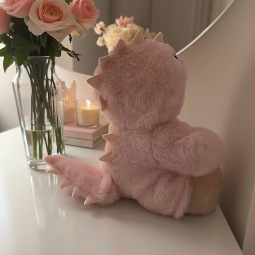 Rózsaszín Dínómaci